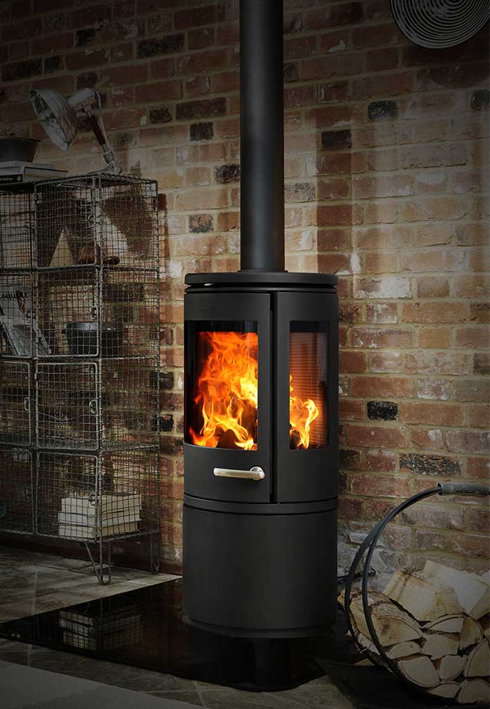 Morso 7943 fresstanding wood fire with door and enclosed wood storage underneath